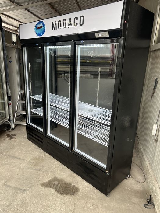 Vitrina frigorifica cu 3 usi noua