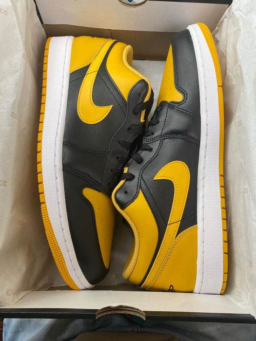 Jordan 1 low Black-Yellow Ochre