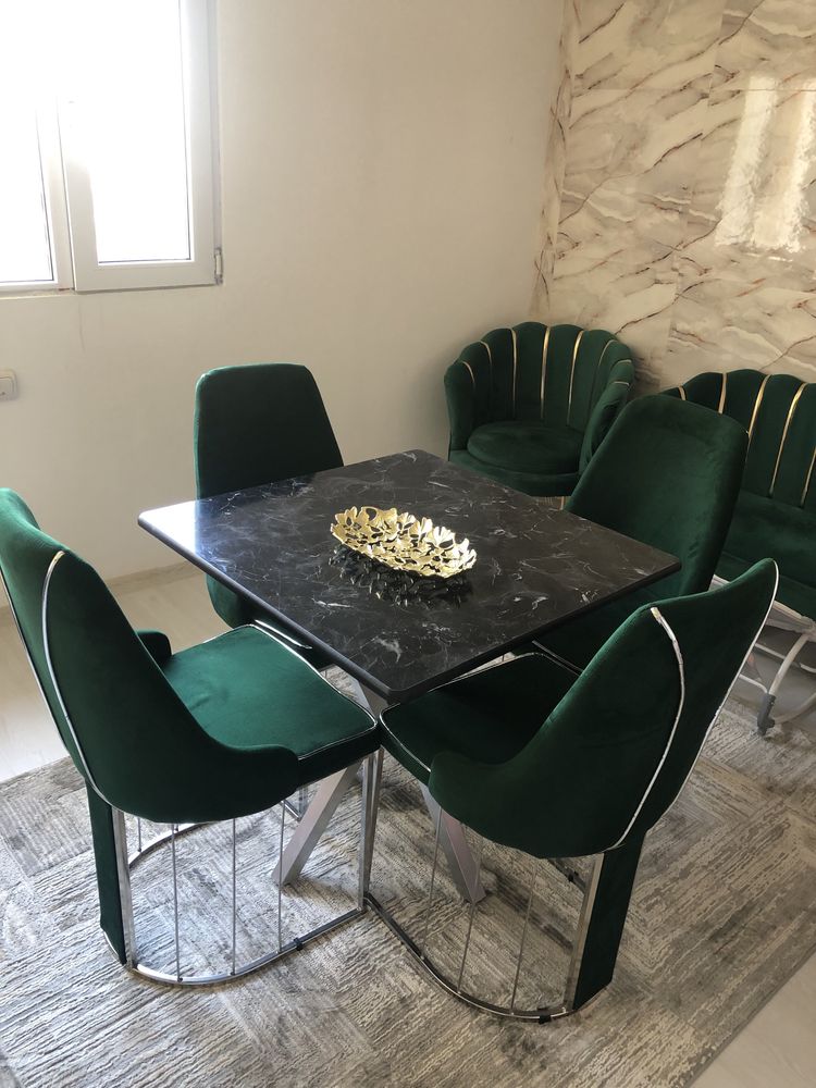 Set Canapea+Fotolii si Masă cu 4 scaune