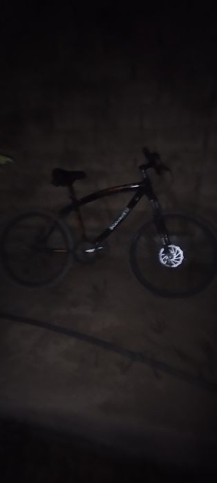 Velosiped sotiladi pakrushkalari butun yuradi