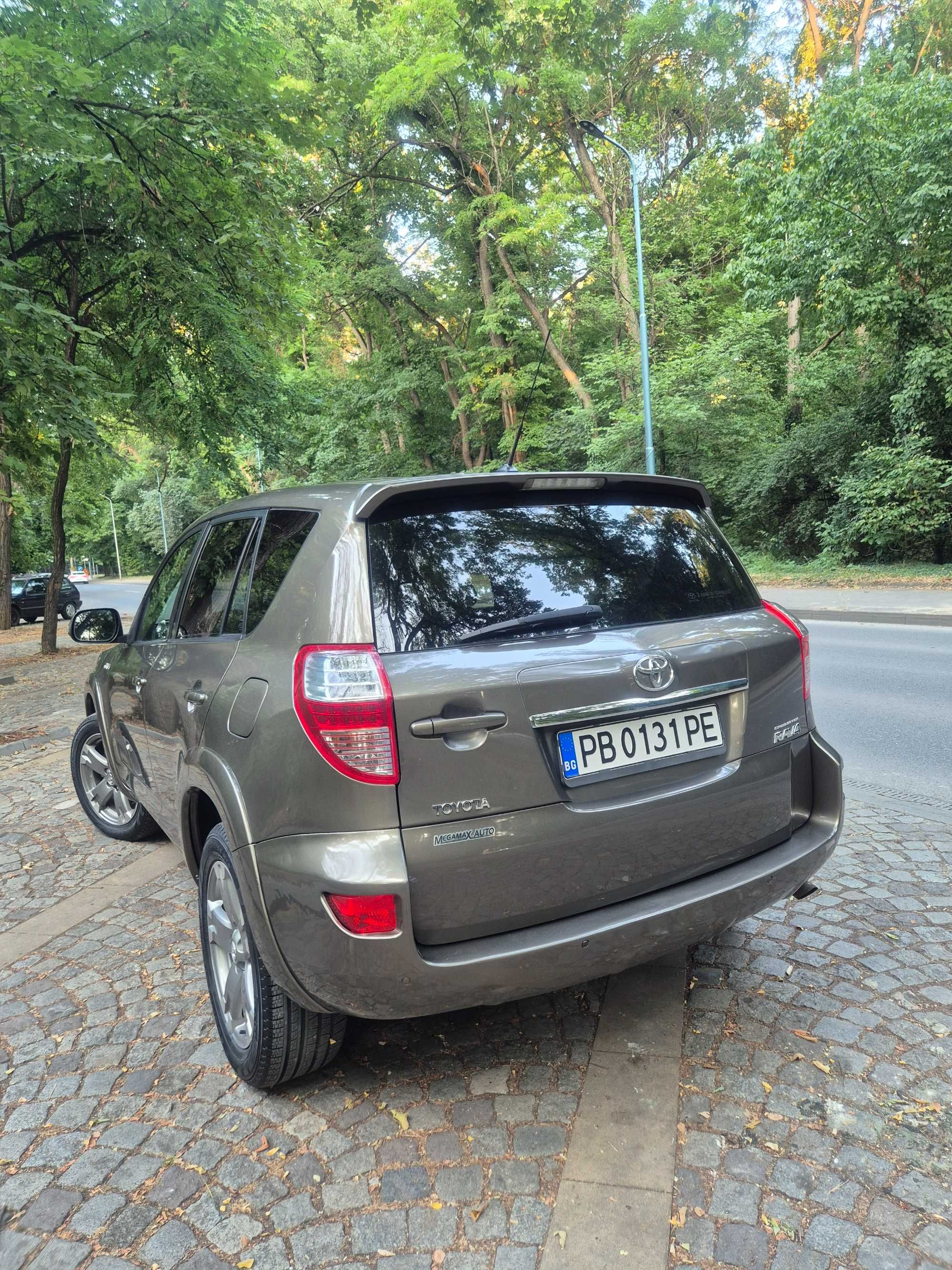 Toyota RAV 4 -2010Г пълна сервизна история