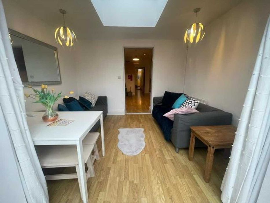 Дава се под наем Тристаен апартамент в София, Център - 90 кв.м за 484.5 € - Снимка #2