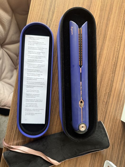 Продавам преса за коса Dyson