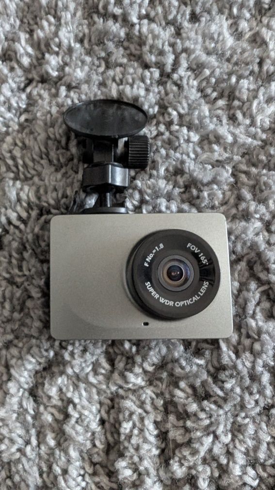 Видеорегистратор Xiaomi YI Dash Cam