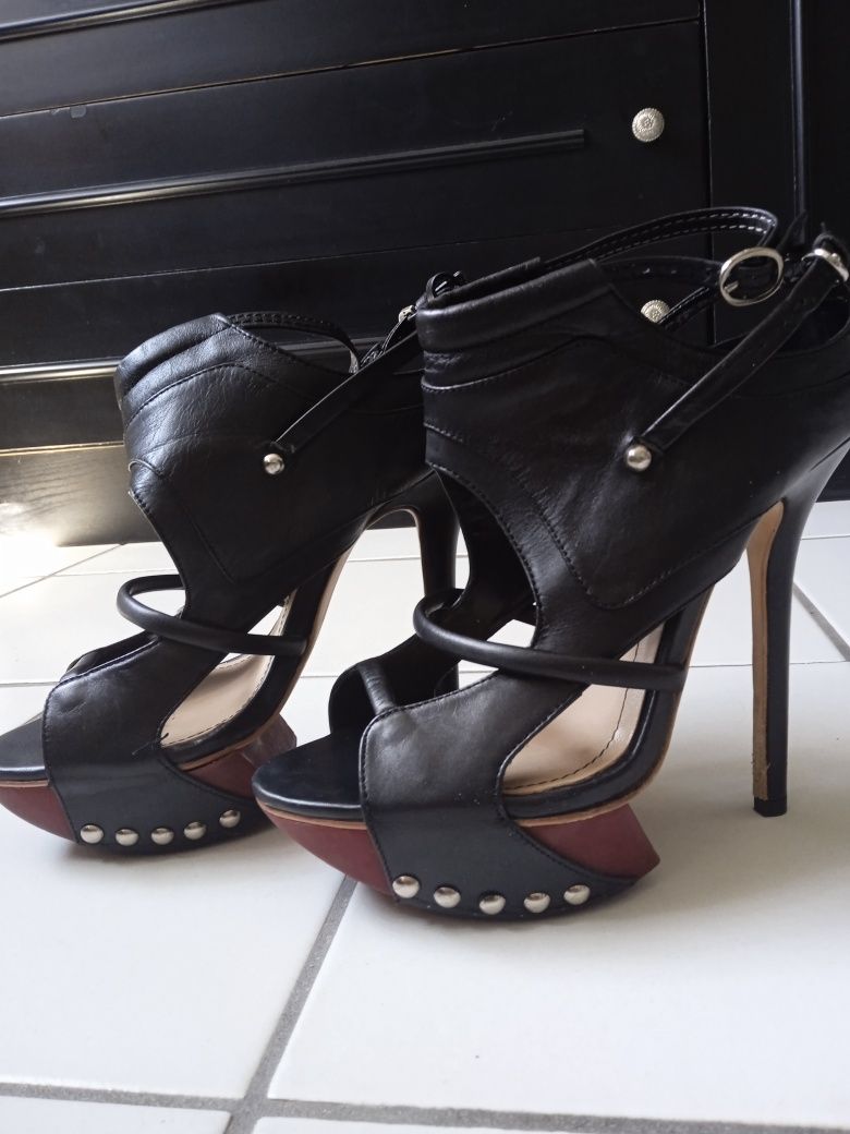 Обувки Camilla Skovgaard