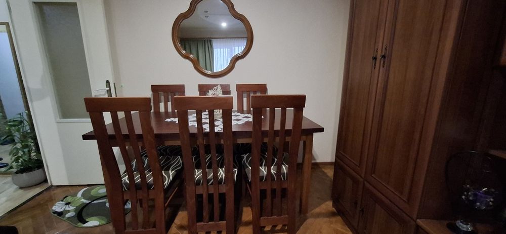 Masa plus scaune din lemn masiv