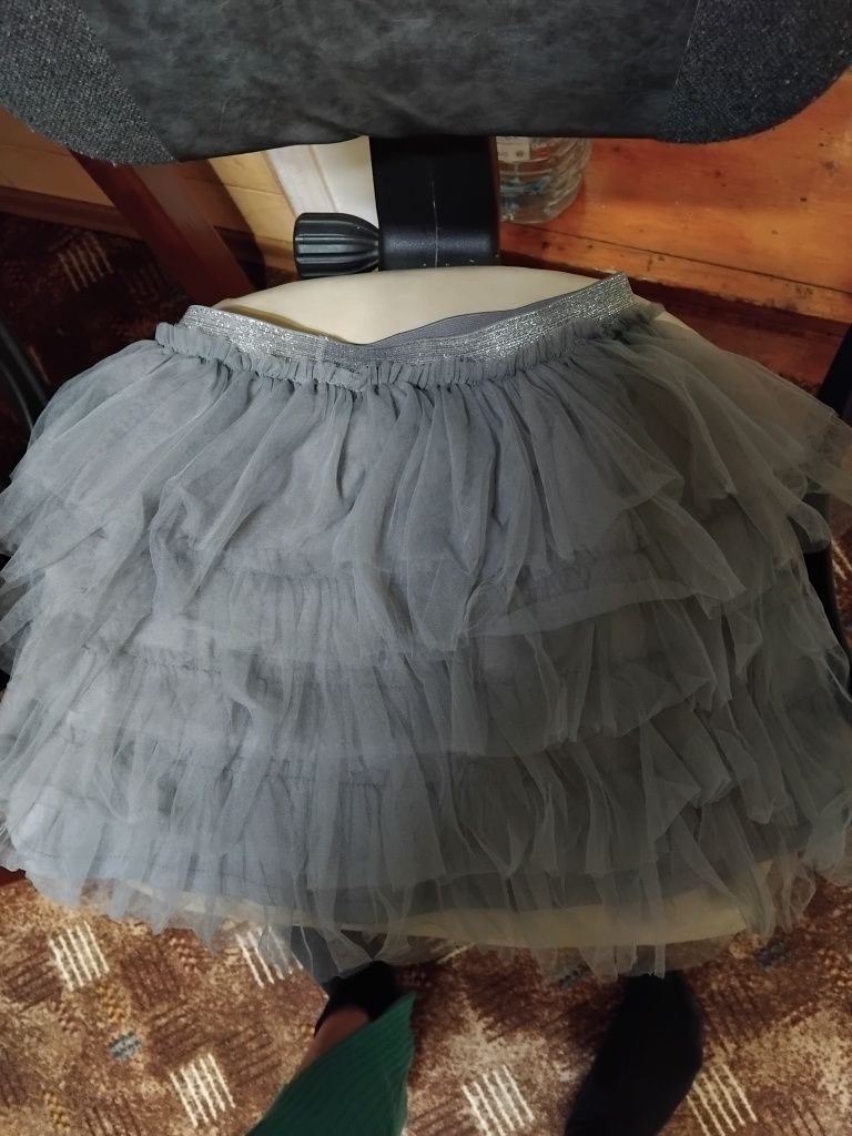 Fusta stil tutu.