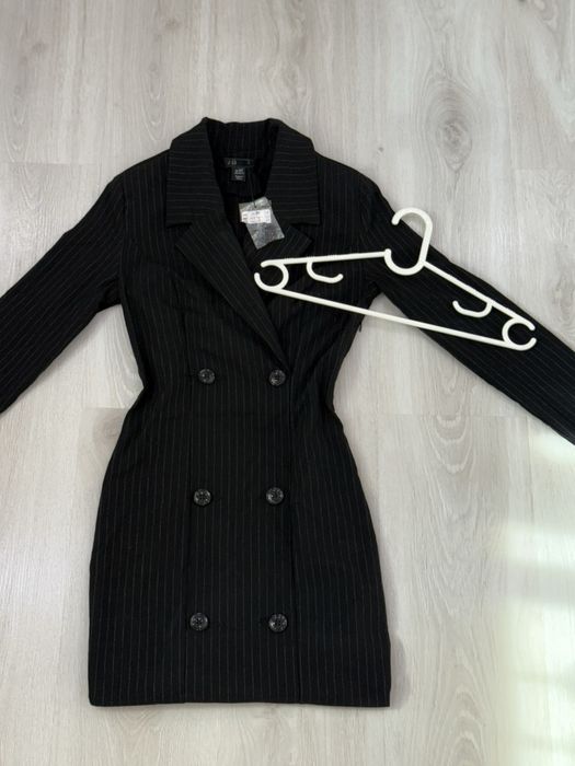 Елегантна рокля тип сако