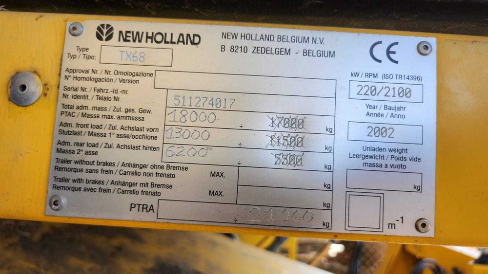 Combina New Holland TX68
