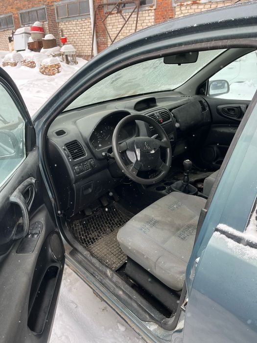 В полный разбор автомобиль Митсубиси Спейс стар ,2003 г.Обьем 1.8 Меха