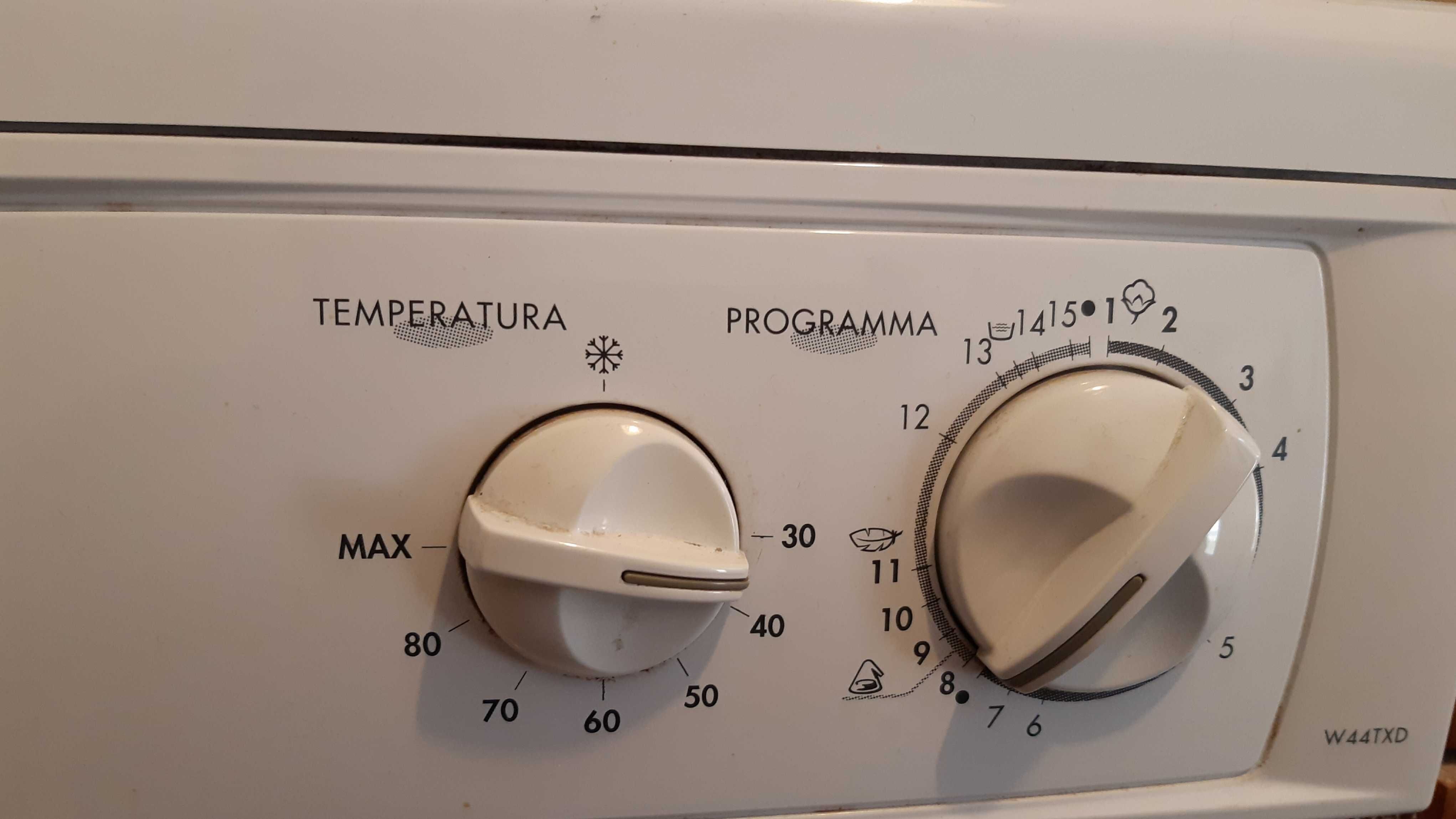 Пералня Indezit W44TXD