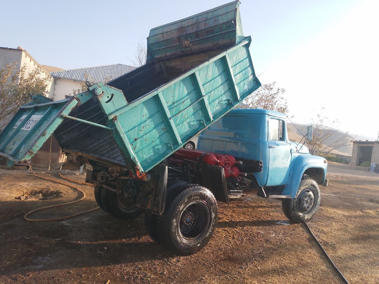 Zil sotiladi Naxadi