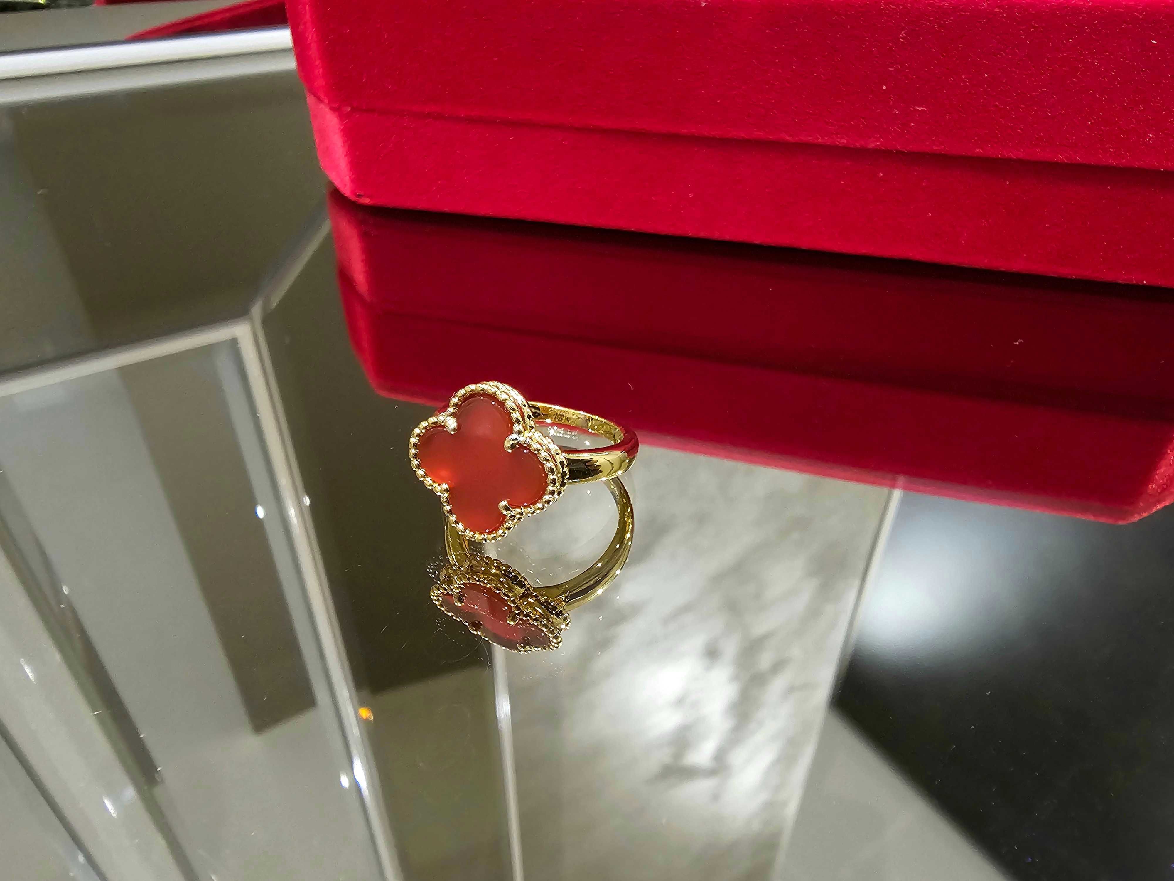 Van Cleef & Arpels VCA Gold Red Alhambra Clover Дамски Пръстен