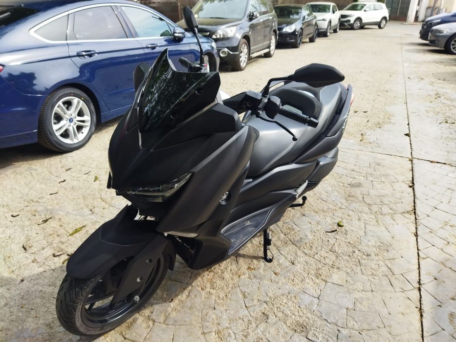De vânzare: Yamaha XMAX 300 cm³