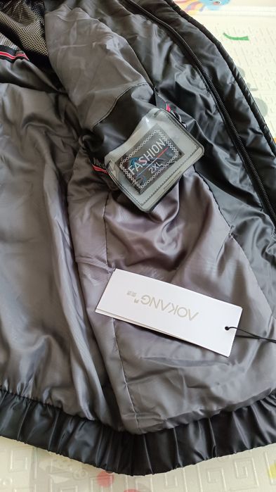 Продам новую демисезонную куртку