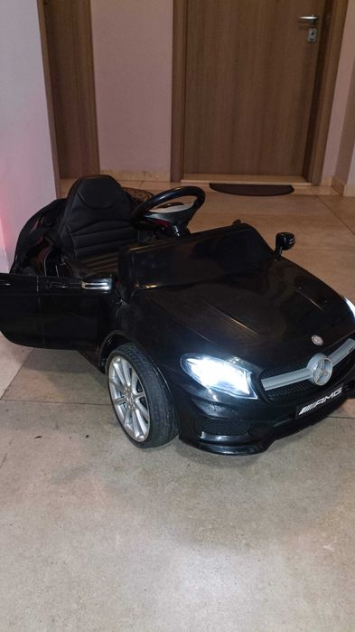 Акумулаторна кола Chipolino - Mercedes Benz GLA45, черна