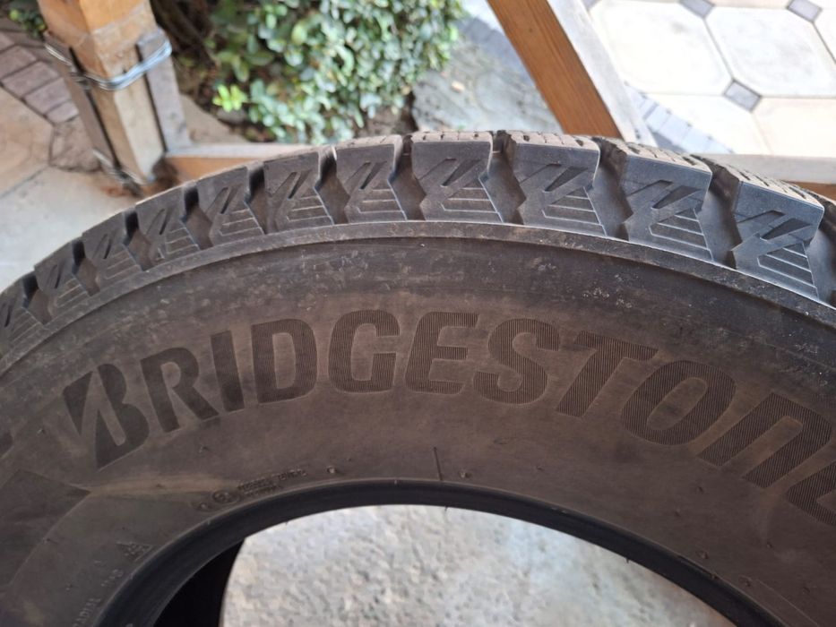 Комплект зимних шин