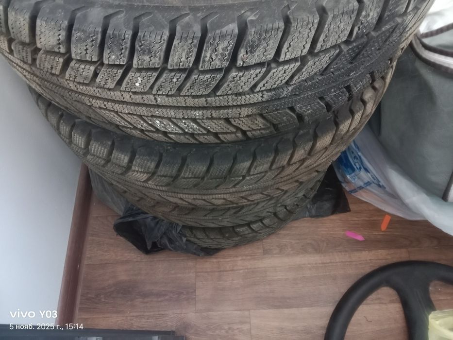 Зимные шины б/у.