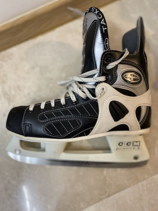 Patine de hochei pe gheata