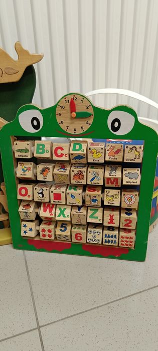 Лот играчки и пъзели