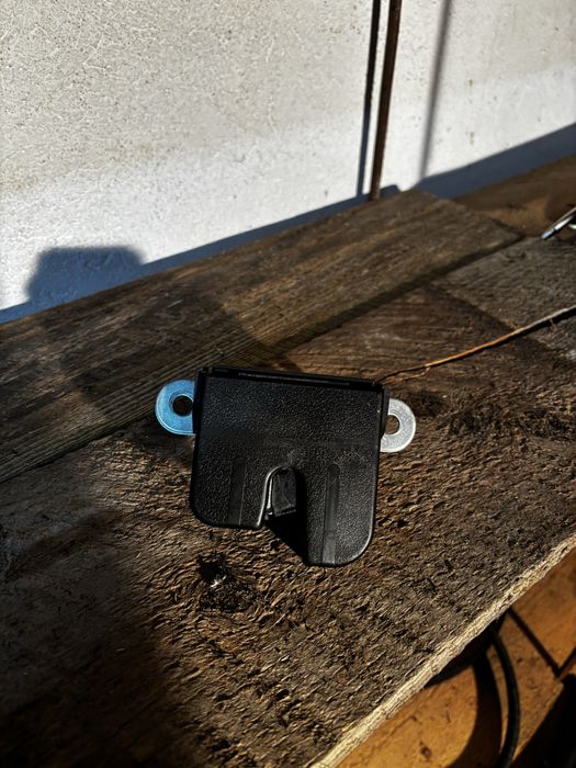 Actuator broasca incuietoare portbagaj hayon Volkswagen Vw Touran