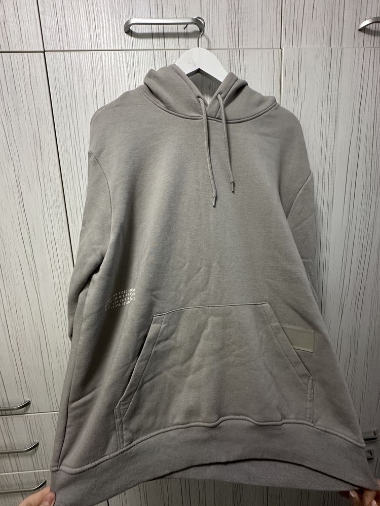 Сив суитчър / Gray hoodie