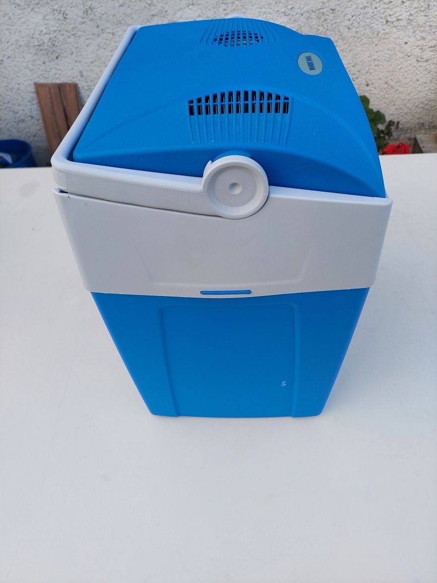 Camping cool box