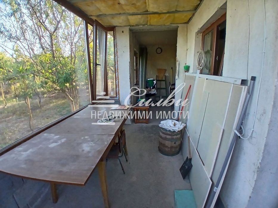 Двуетажна ТУХЛЕНА вила на плоча – местност Под Манастира.