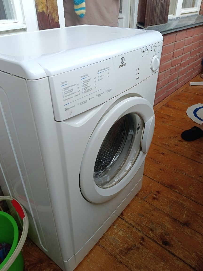Продам стиральную машинку на запчасти