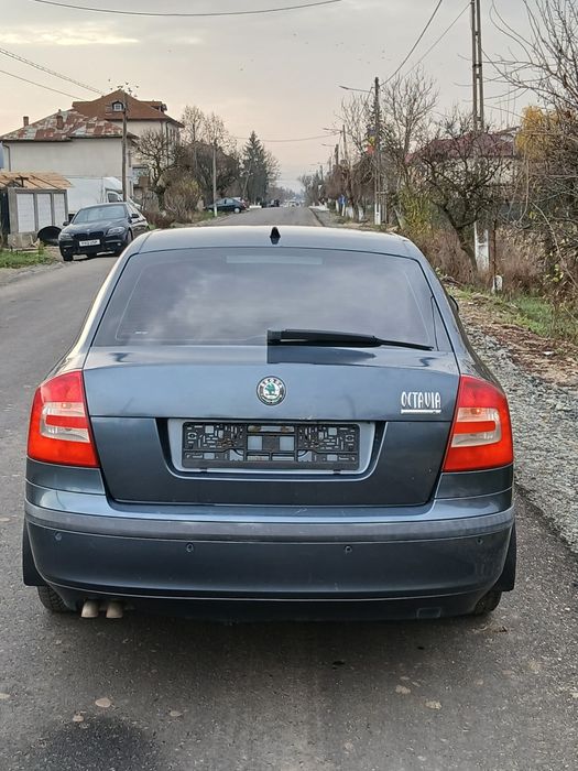 bara aripa use tragar capota grila far stop skoda octavia 2 2007