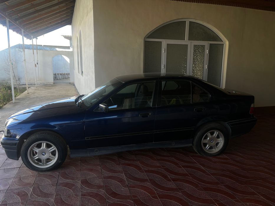 BMW 318 I xolati zur