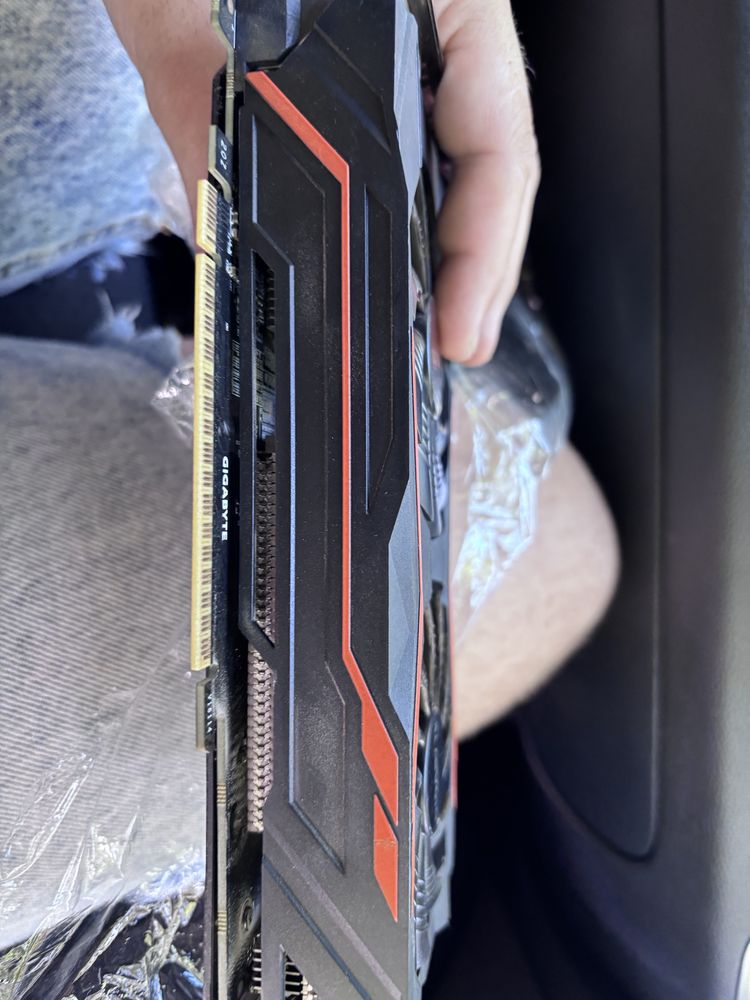 Видеокарта  gtx Geforce 1050ti 8gbram