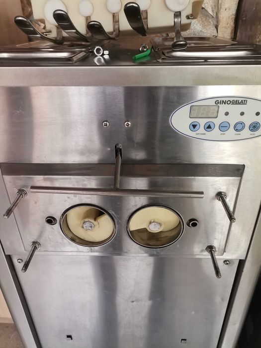 Италианска сладолед машина