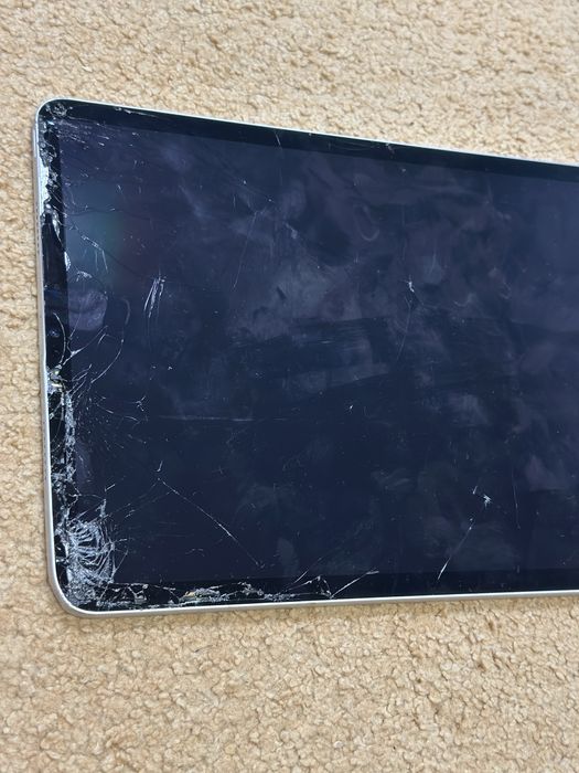 Ipad pro 11” gen3 defecta pentru piese