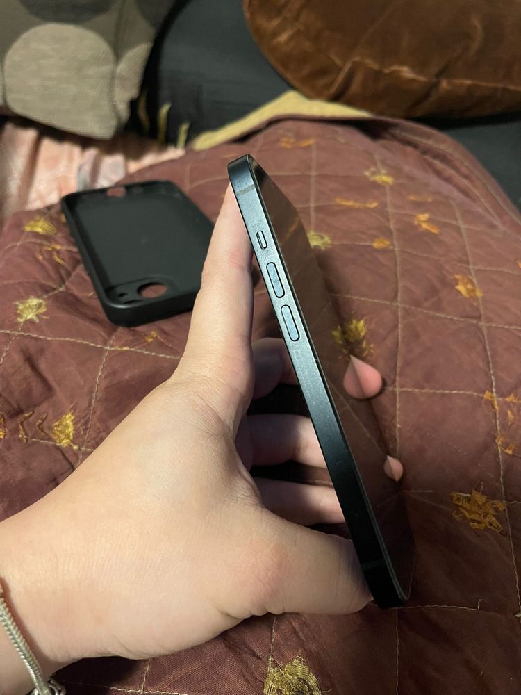 Vand Iphone 13 ,128 GB telefonul se alfa intro stare foarte buna
