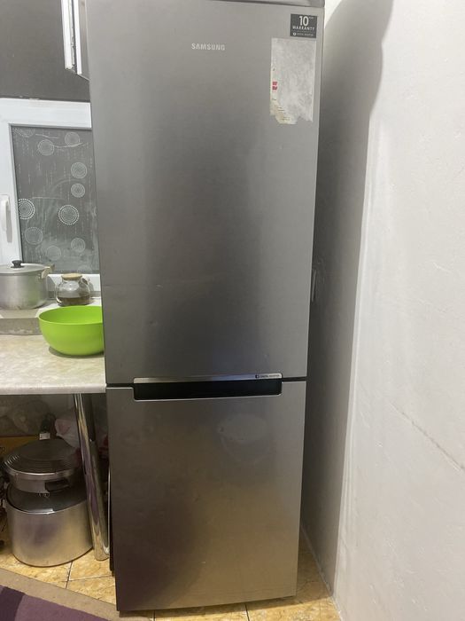 Холодильник Samsung