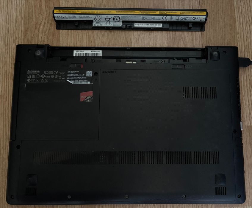 Laptop Lenovo G50-30, 15.6”, funcțional dar lent – baterie defectă