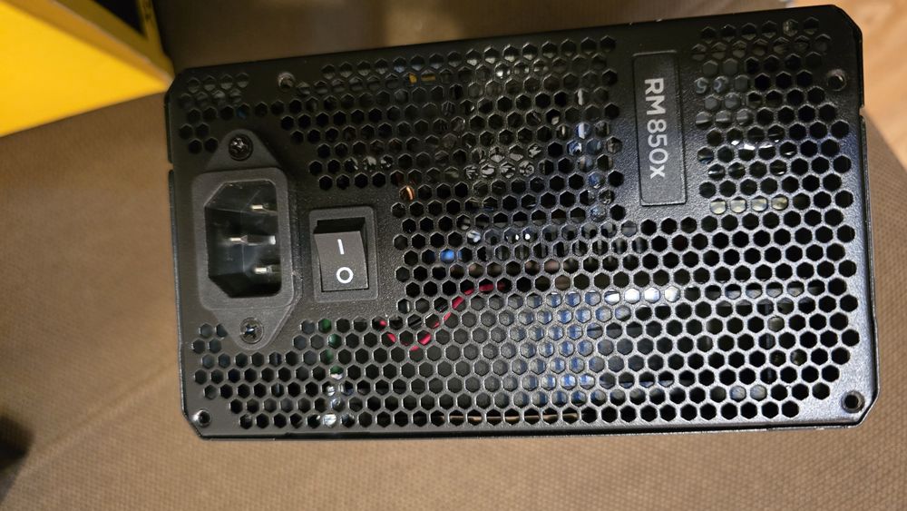 Sursa modulara CORSAIR RM850X