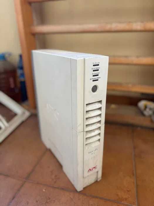 UPS APC Back RS 1000 VA si 800, defecti