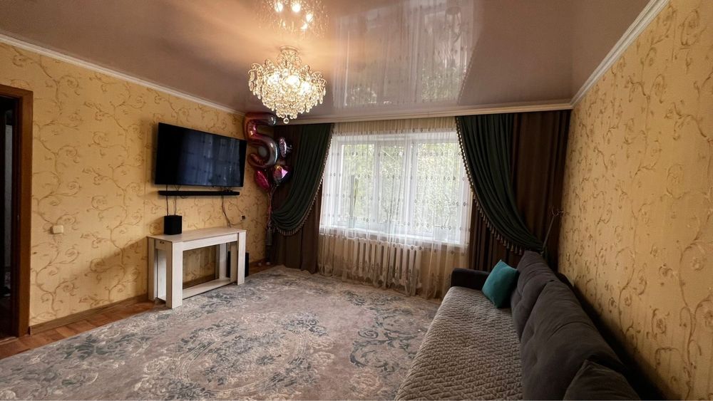 Продаю 3-х комнатную квартиру в районе Голубые Пруды.