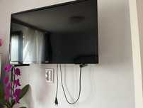 Vand televizor philips pt piese sau cine vrea sa il repare