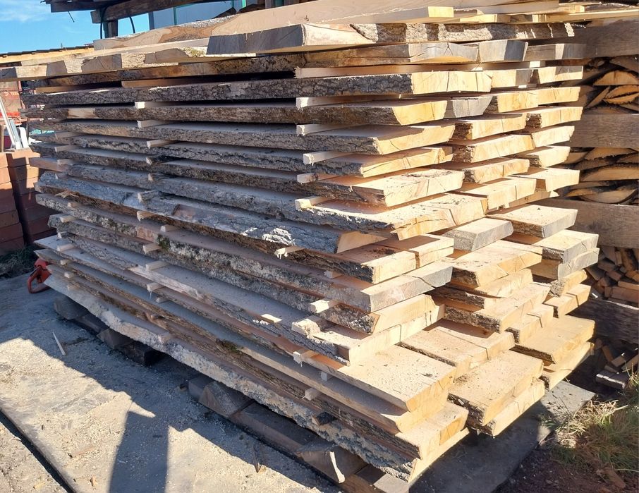 Vând dulapi din frasin