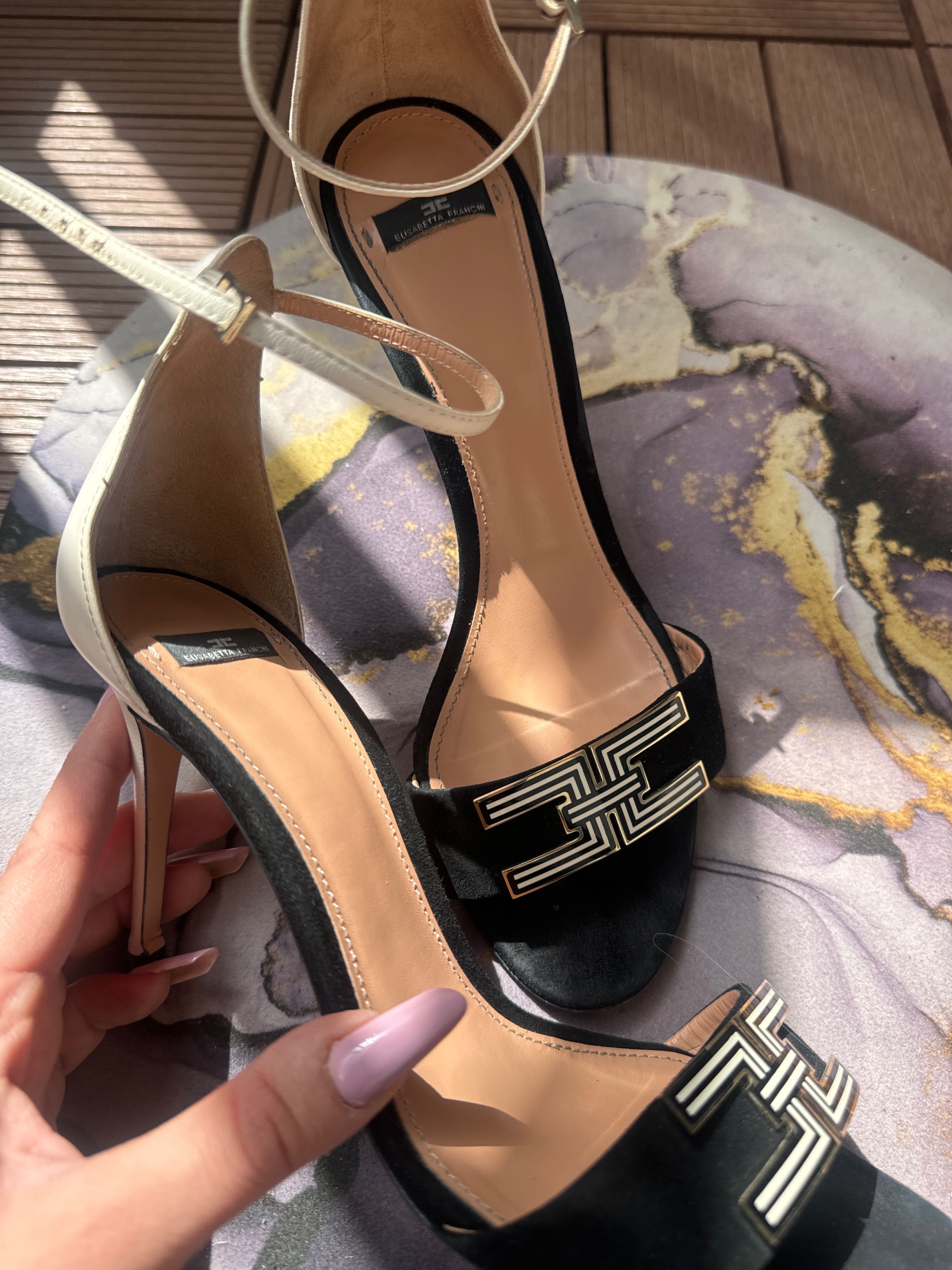 Elisabetta Franchi 38 обувки сандали