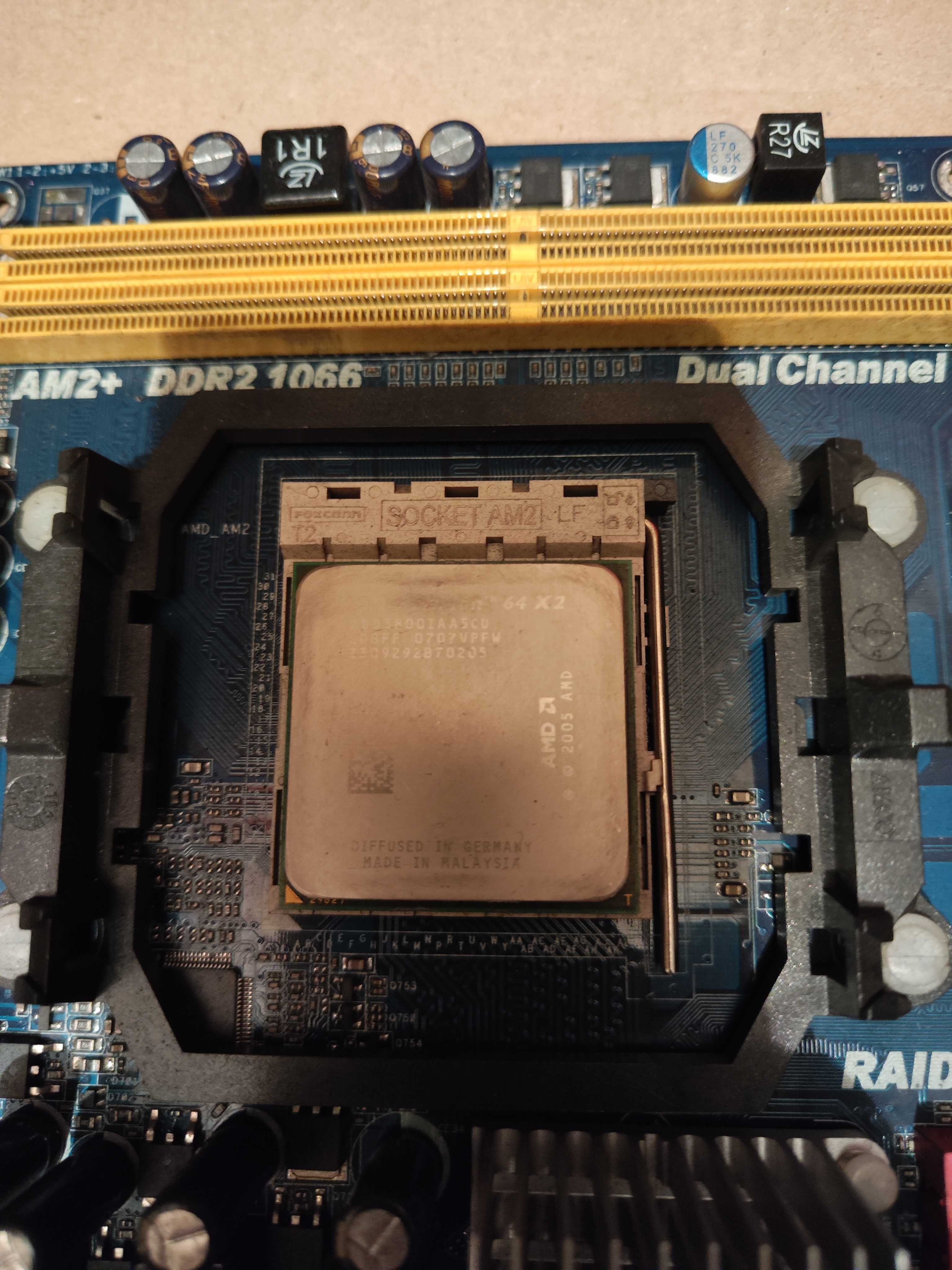 Комп. части - SSD OCZ, захранване, дънна платка AMD с процесор и др.