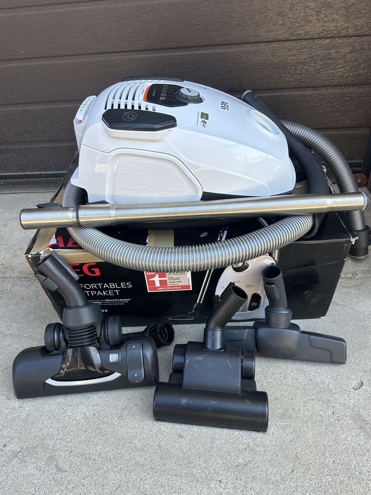 Aspirator AEG VX-7