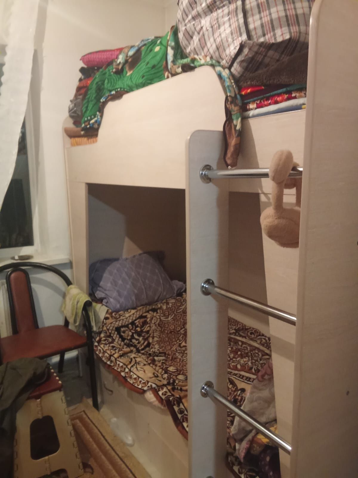 Продам двухяростную кровать