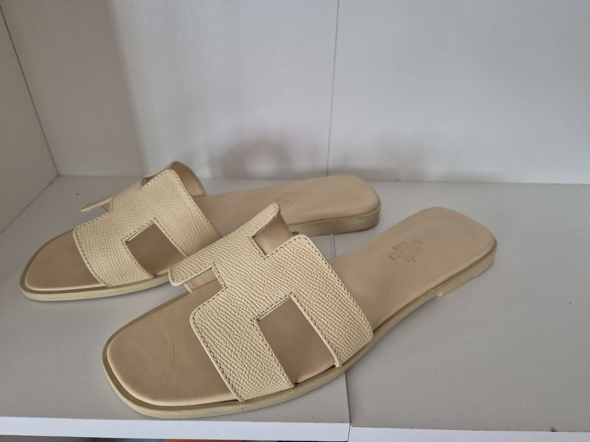 Hermès Oran естествена.кожа