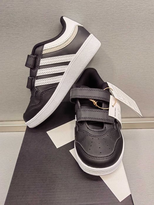 Нови кожени кецове/маратонки Адидас/Adidas момче 29 номер