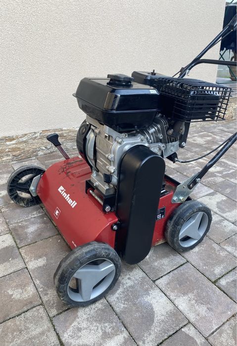 Scarificator gazon pe benzina cu cuțite