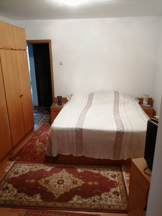 Apartament de inchiriat - zona Materna